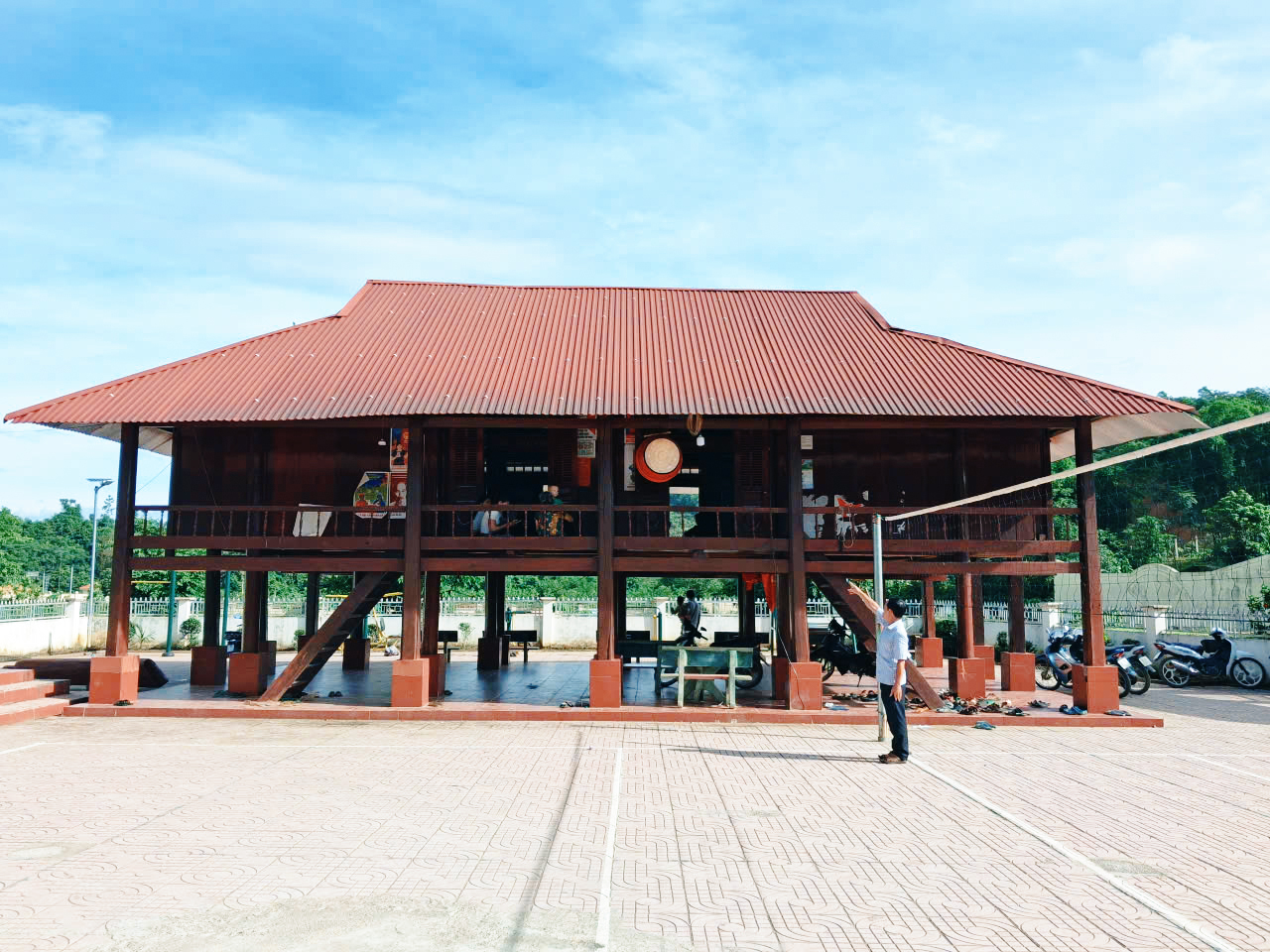 Anh-tin-bai